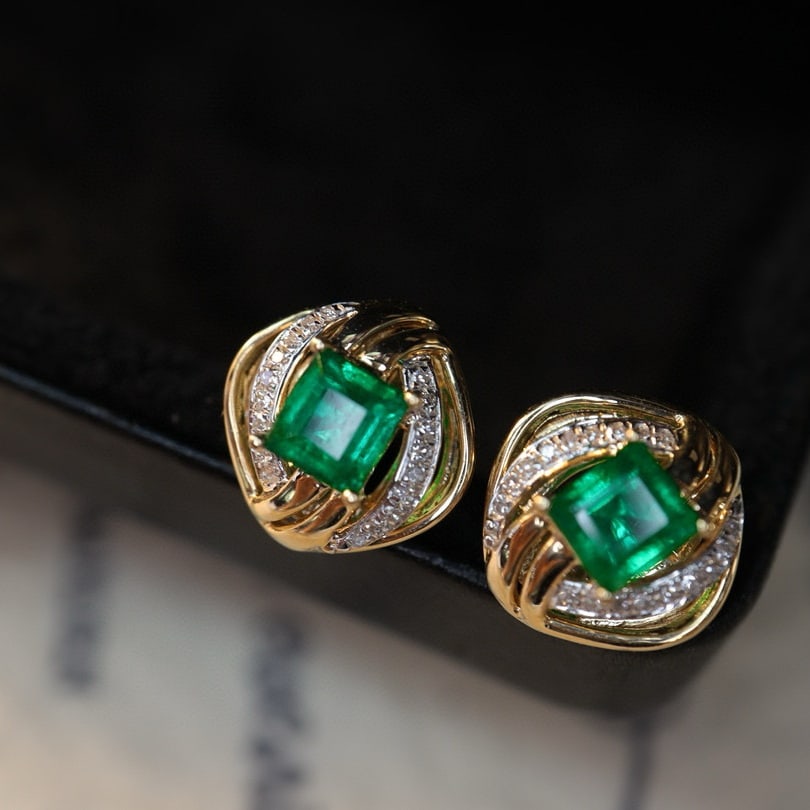 14k Gold 0.89 Ctw Vivid Green Natural Emerald & Diamond Earrings - 2