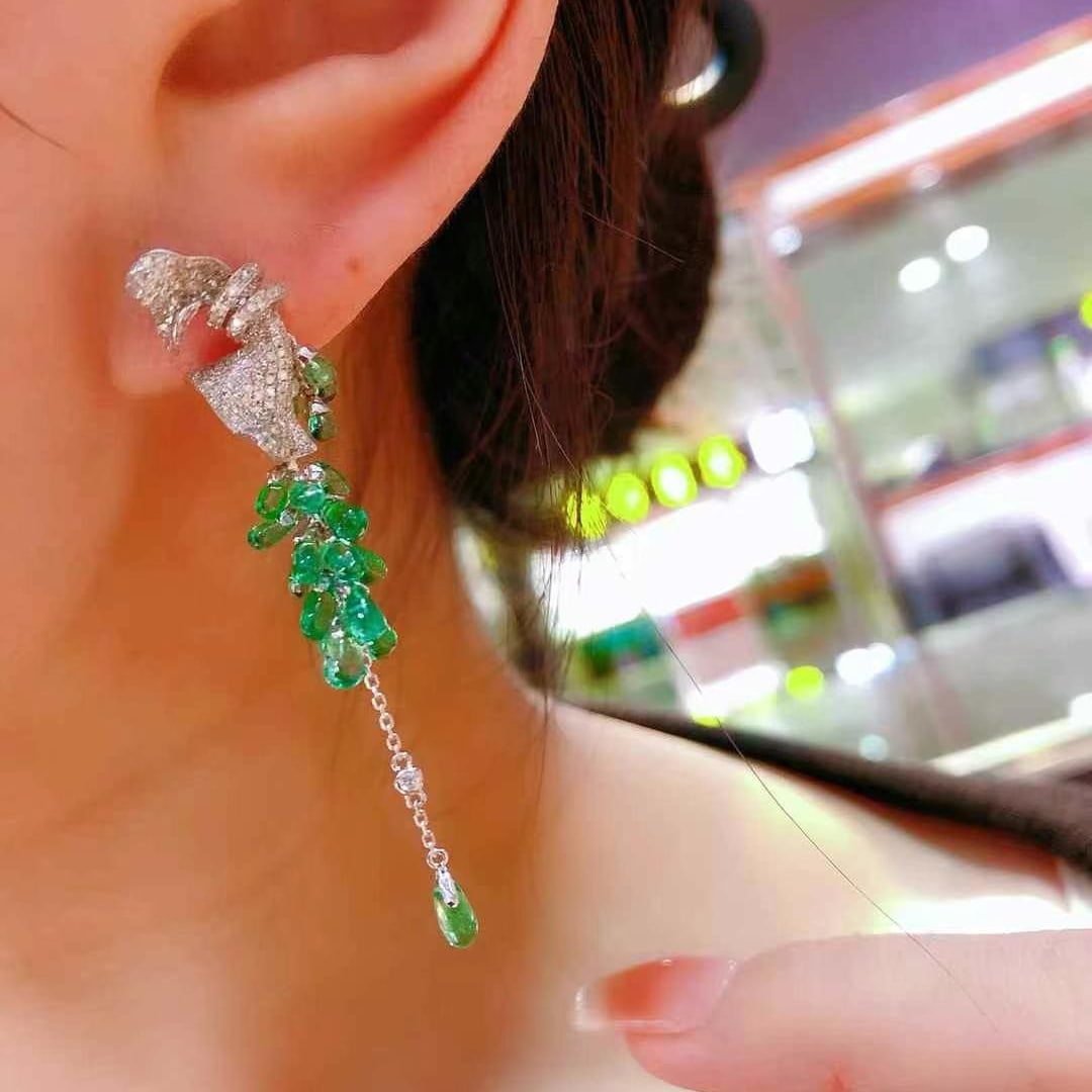 14k Gold 22 Ct Natural Emerald & Diamond Earrings - 4