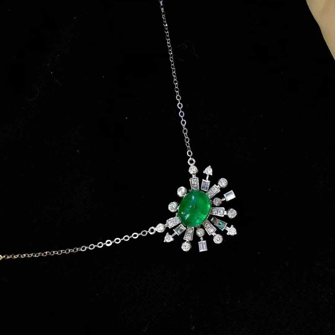 14k Gold 2.41 Ct Vivid Green Natural Emerald & Diamond Necklace: Ref:230968191 // gold content:14k gold // main gemstone:emerald // shape:oval // carat weight:2. 41ct // color:vivid green // treatment:natural // // adjacent gemstone 2 : diamond // shape:multiply