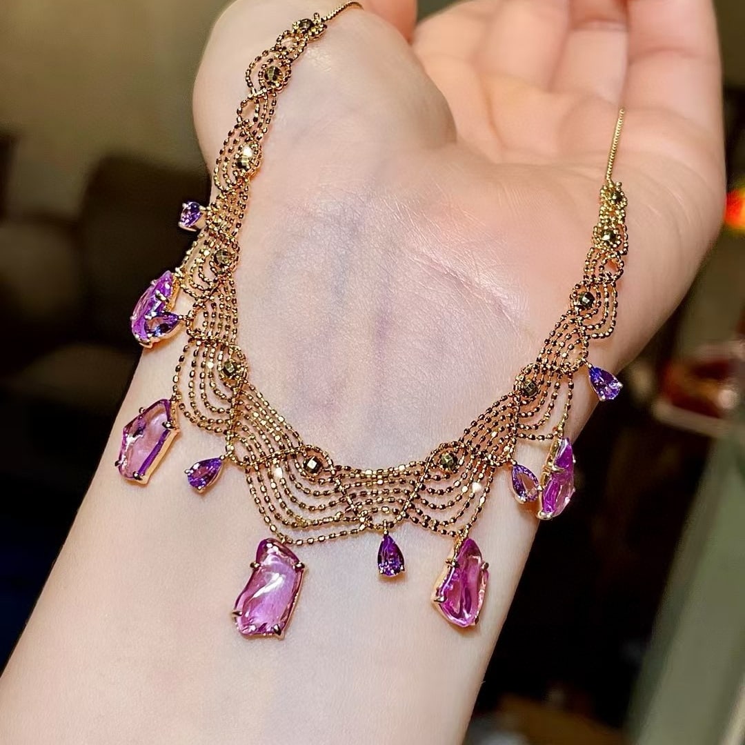 14k Gold 8.57 Ctw Natural Sapphire & Sapphire Necklace: Ref:230968279 // gold content:14k gold // main gemstone:sapphire // shape:other // carat weight:7. 05ct // color:pink // treatment:natural // // adjacent gemstone 2 : sapphire // shape:pear // carat