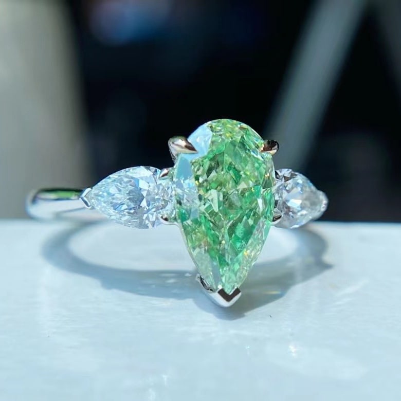 Gia Certified 14k Gold 2.62 Ctw Natural Green Diamond & Diamond Ring: Ref:230968438 // gold content:14k gold // ring size:7. 25us // // main gemstone:green diamond // certified:gia // shape:pear // carat weight:2. 01ct // clarity grade:vs2 // color:green //