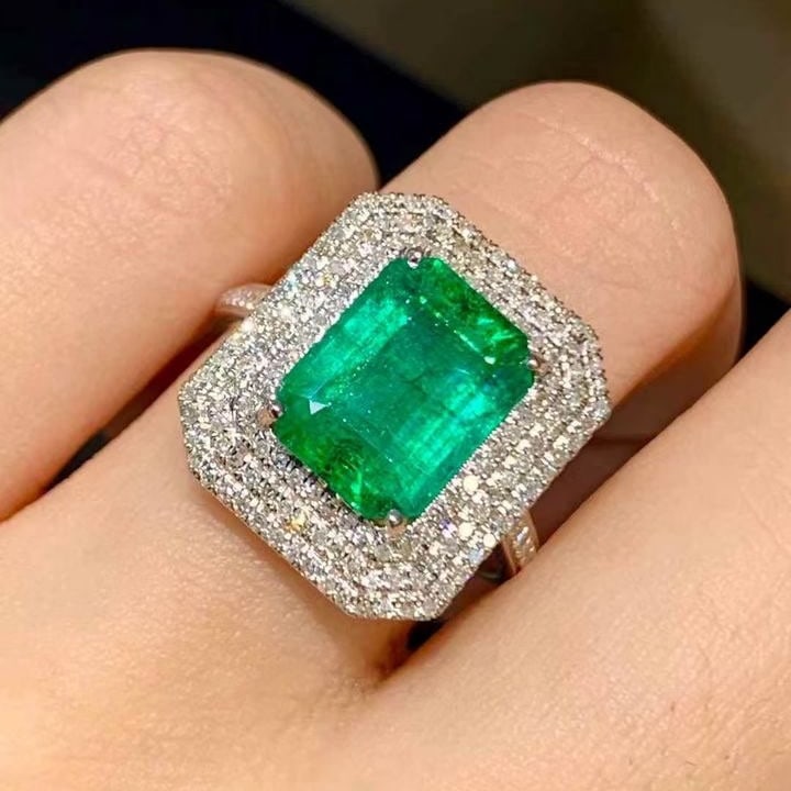 14k Gold 6.9 Ct Natural Emerald & Diamond Ring - 3