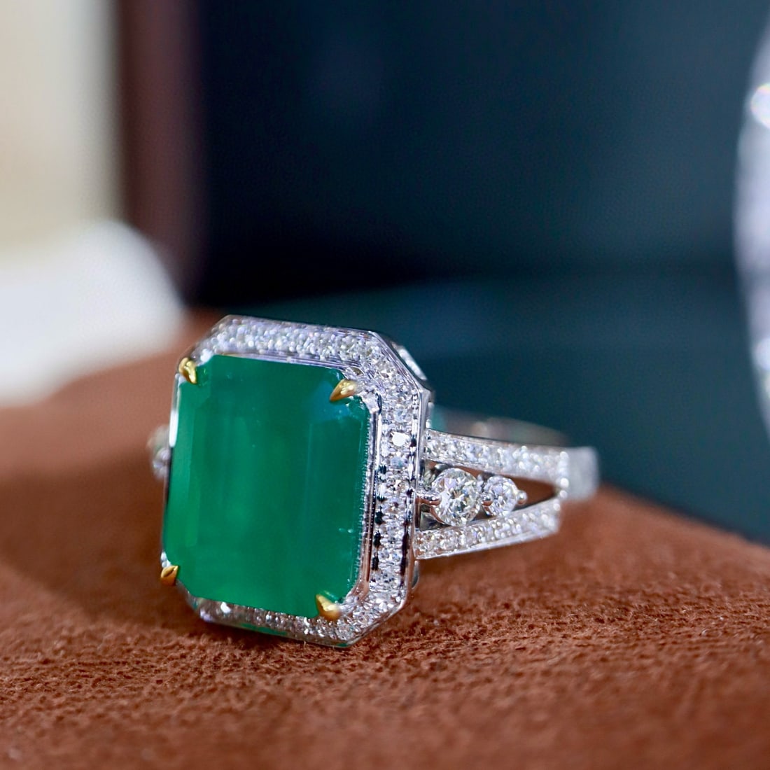 14k Gold 4.16 Ctw Natural Emerald & Diamond Ring - 7