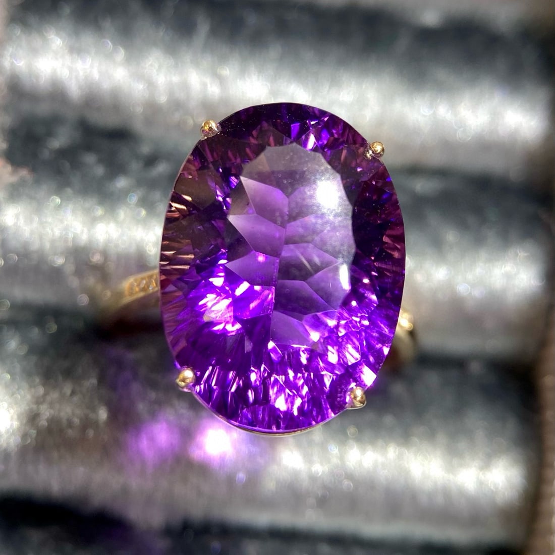 14k Gold 13 Ct Natural Amethyst & Diamond Ring - 3