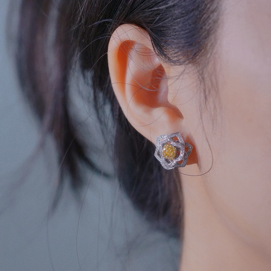 14k Gold 0.80 Ct Natural Color Diamond Earrings - 2