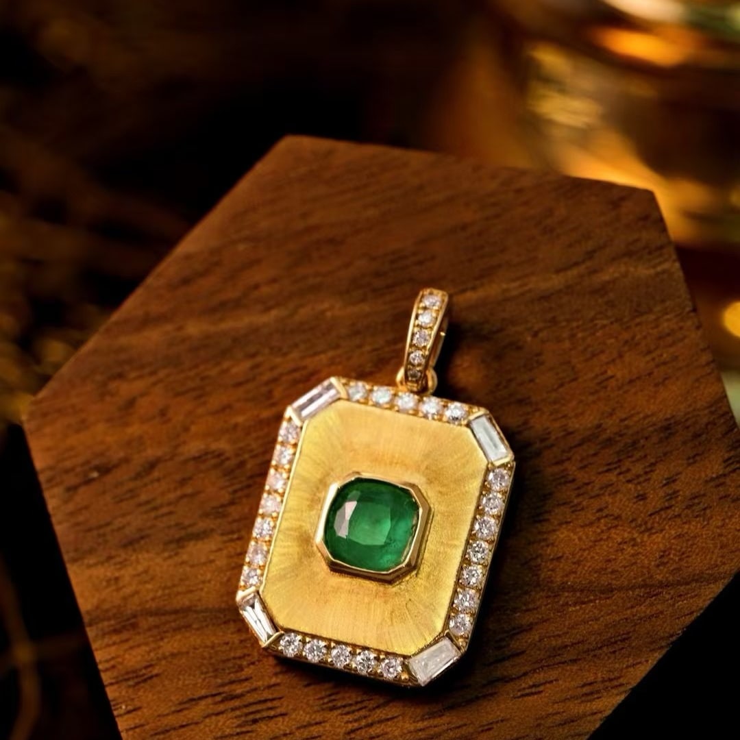 14k Gold 1.04 Ctw Natural Emerald & Diamond Pendant( Without Chain ) - 3