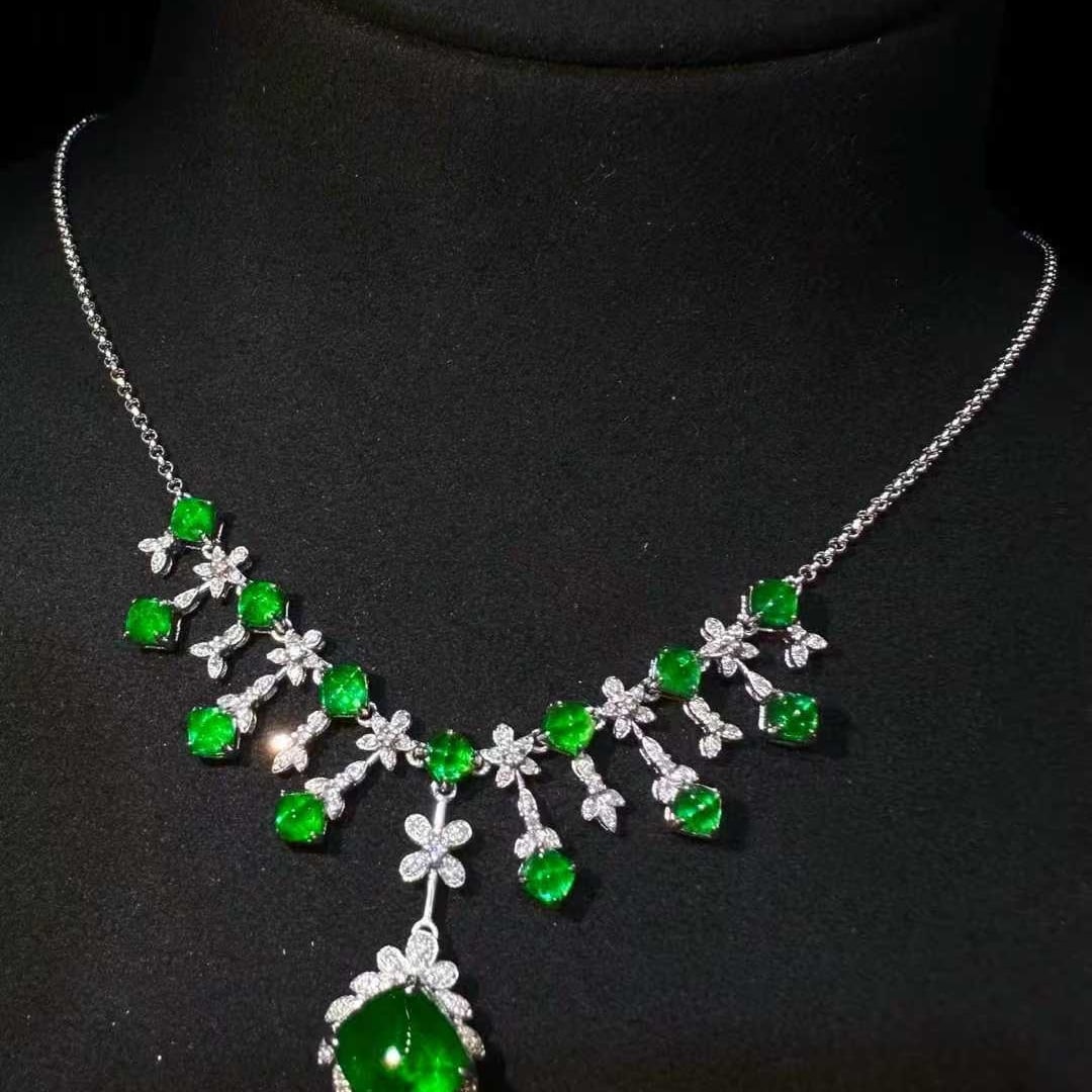 14k Gold 5.76 Ctw Natural Emerald & Diamond Necklace - 2