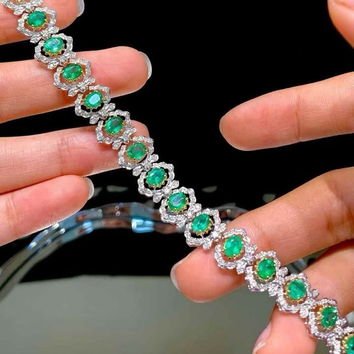 14k Gold 7.8 Ct Natural Emerald & Diamond Bracelet - 2