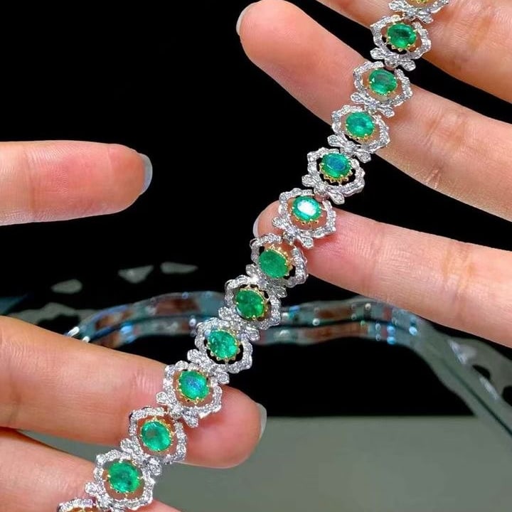14k Gold 7.8 Ct Natural Emerald & Diamond Bracelet - 3