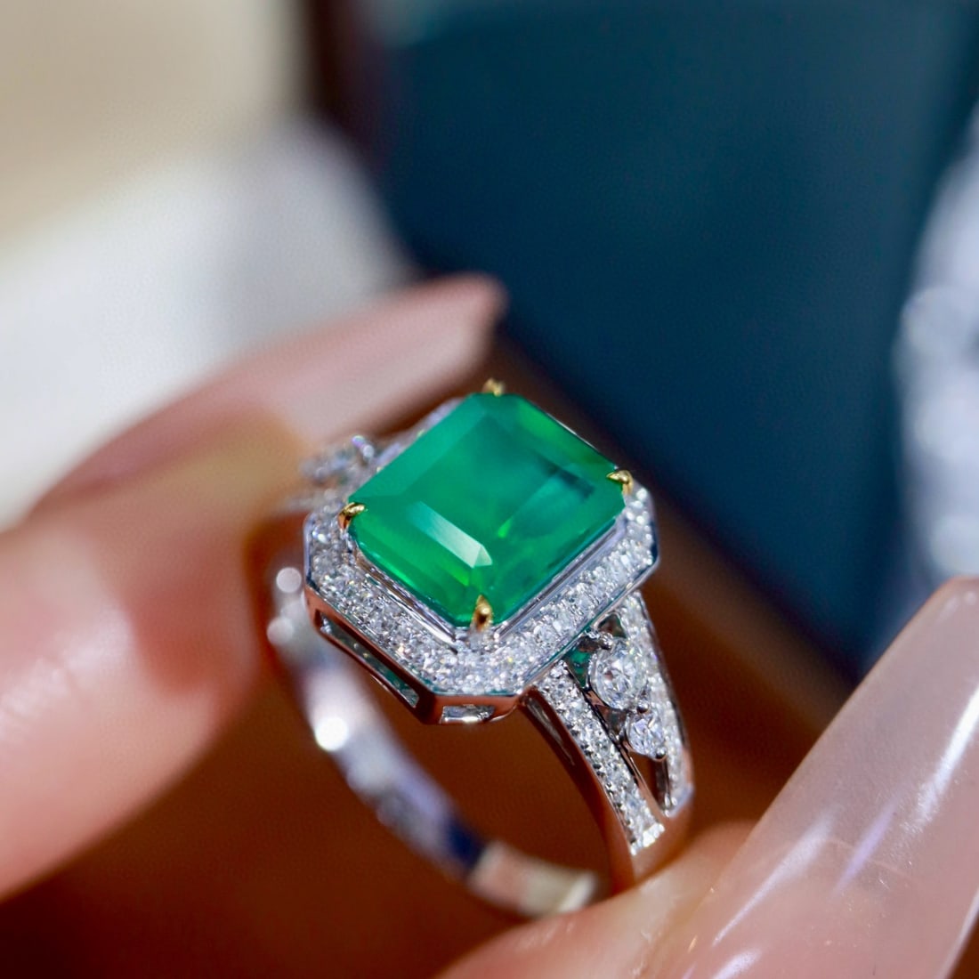 14k Gold 2.10 Ctw Natural Emerald & Diamond Ring - 2