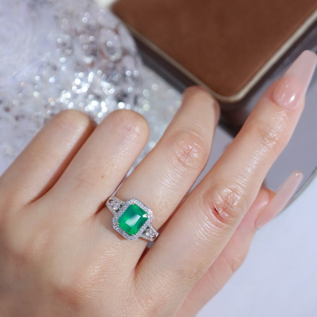 14k Gold 2.10 Ctw Natural Emerald & Diamond Ring - 8