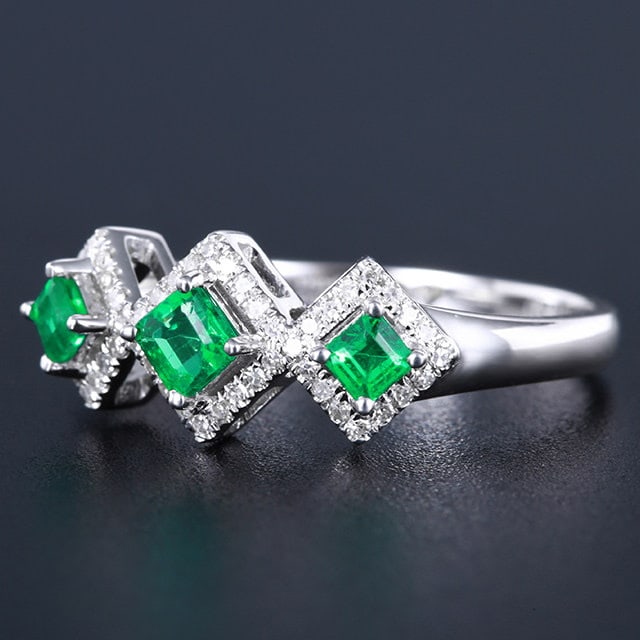 14k Gold 0.53 Ctw Natural Emerald & Diamond Ring - 2