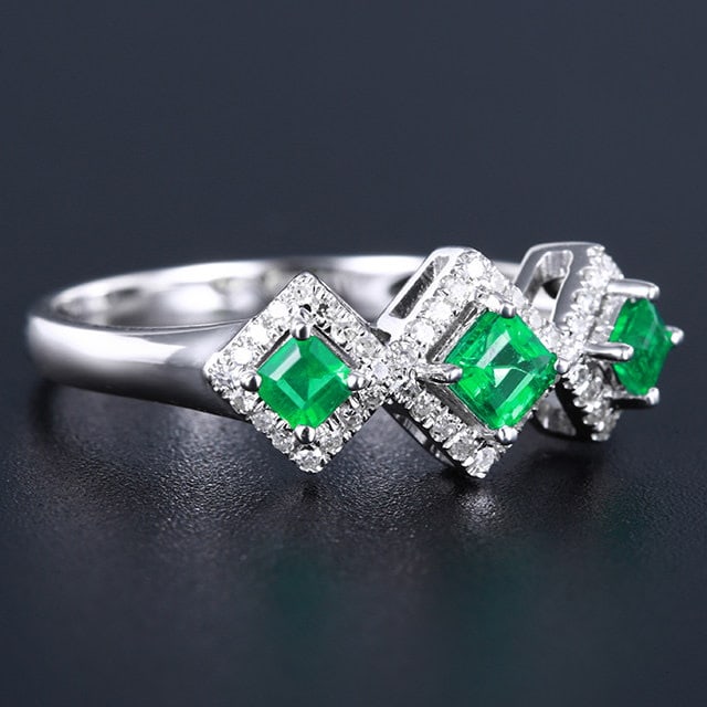 14k Gold 0.53 Ctw Natural Emerald & Diamond Ring - 3