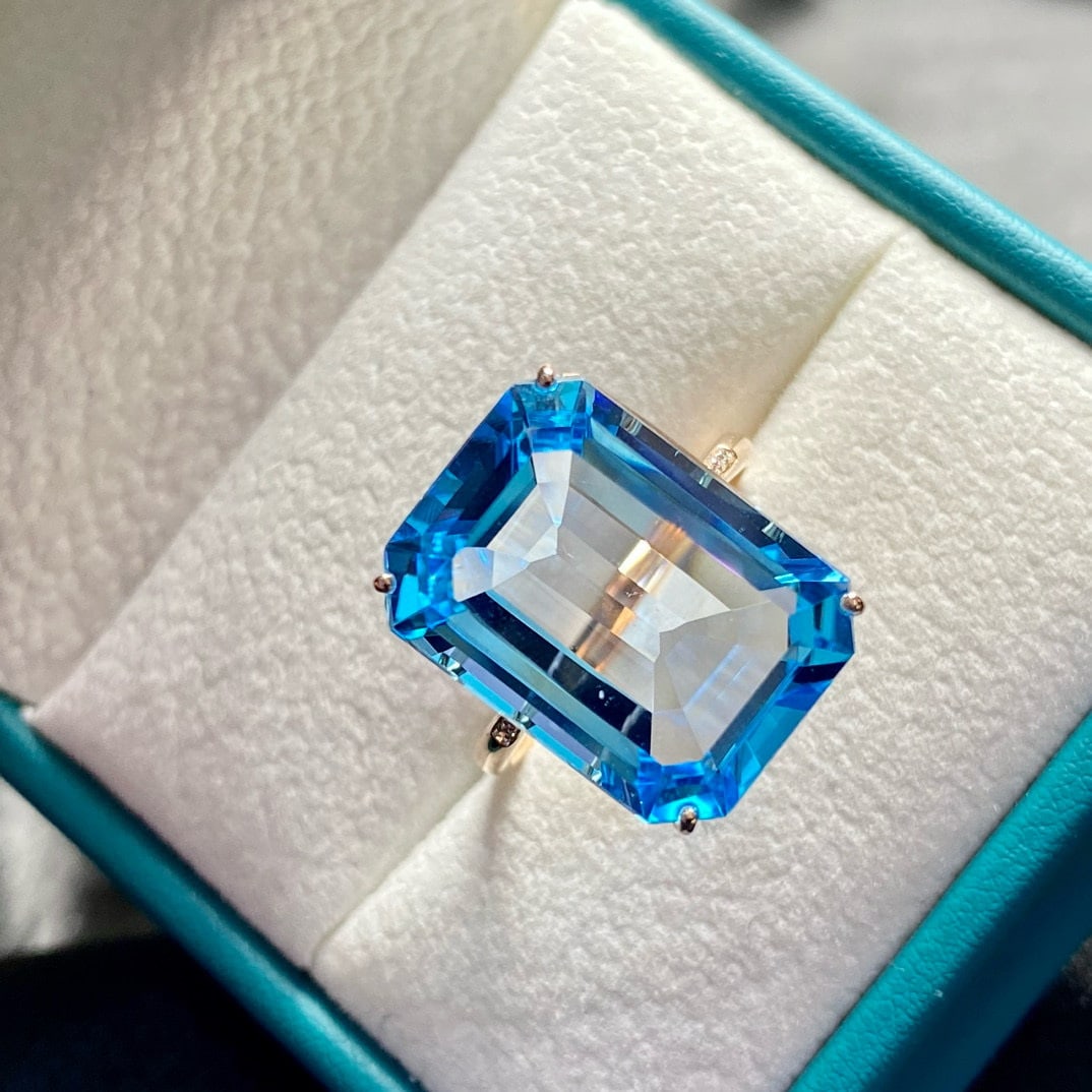 14k Gold 15.55 Ct Natural Topaz & Diamond Ring - 4