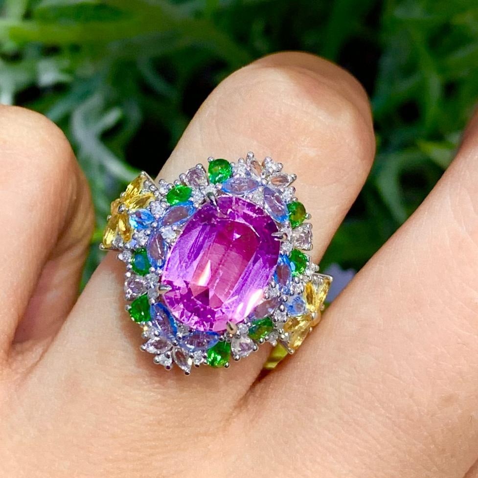 14k Gold 5.6 Ct Natural Kunzite & Diamond Ring: Ref:231137129 // gold content:14k gold // ring size:7. 25us // // main gemstone:kunzite // shape:oval // carat weight:5. 6ct // color:purple // treatment:natural // // adjacent gemstone 2 :