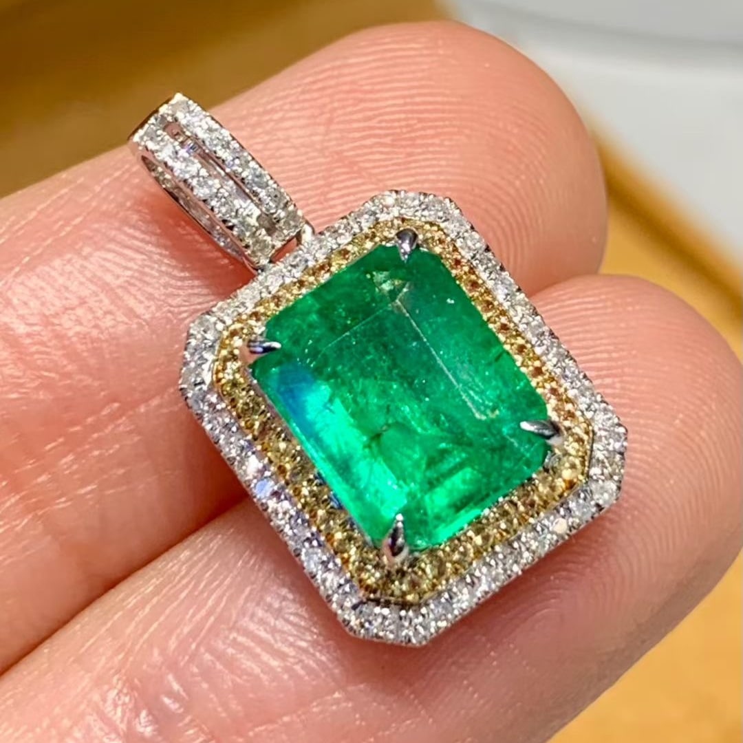 14k Gold 2.1 Ct Natural Emerald & Diamond Pendant( Without Chain ) - 2