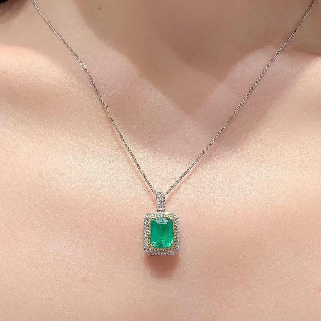 14k Gold 2.1 Ct Natural Emerald & Diamond Pendant( Without Chain ) - 3