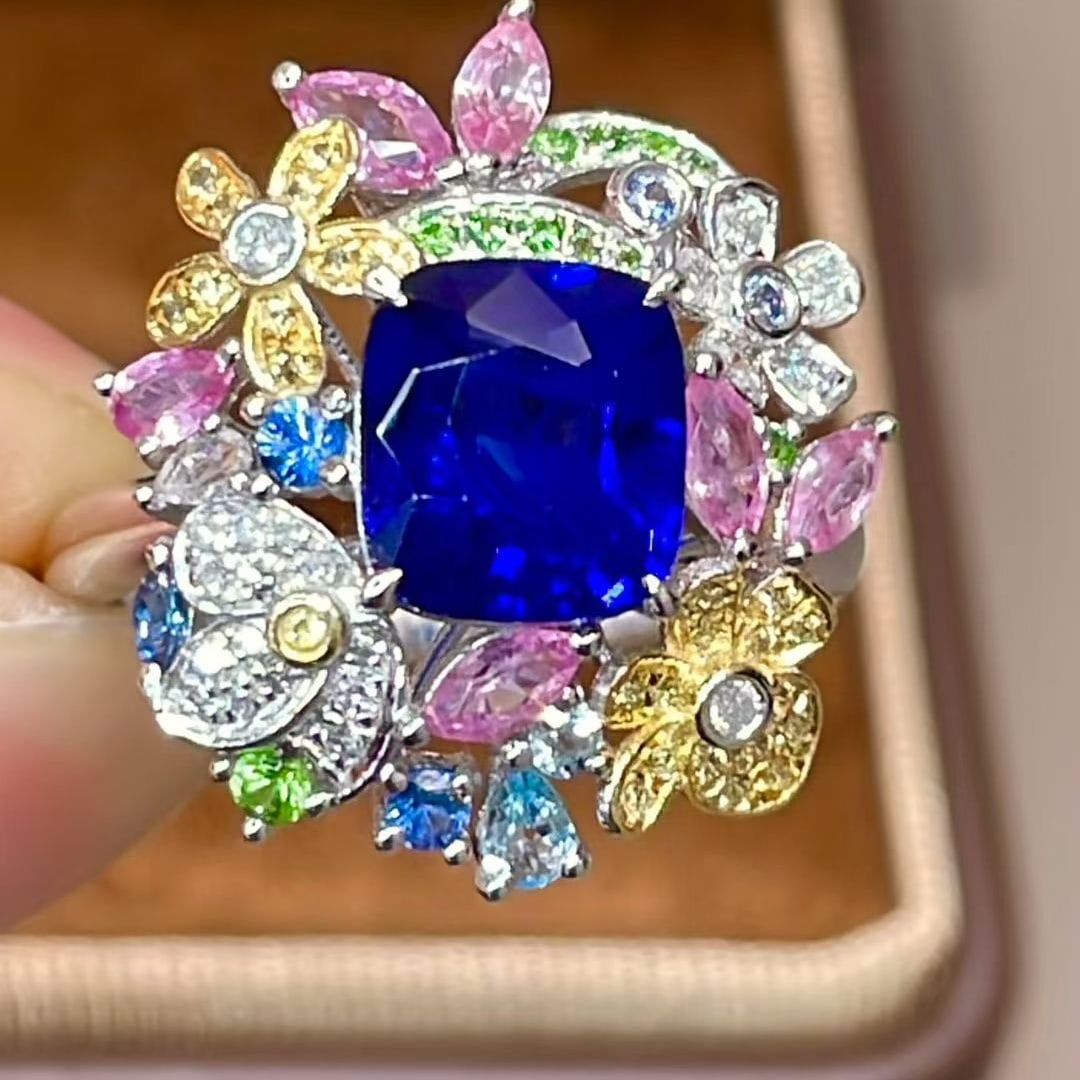 14k Gold 1.85 Ct Natural Sapphire & Diamond Ring: Ref:231137135 // gold content:14k gold // ring size:7. 25us // // main gemstone:sapphire // shape:cushion // carat weight:1. 85ct // color:blue // treatment:natural // // adjacent gemstone 2 :