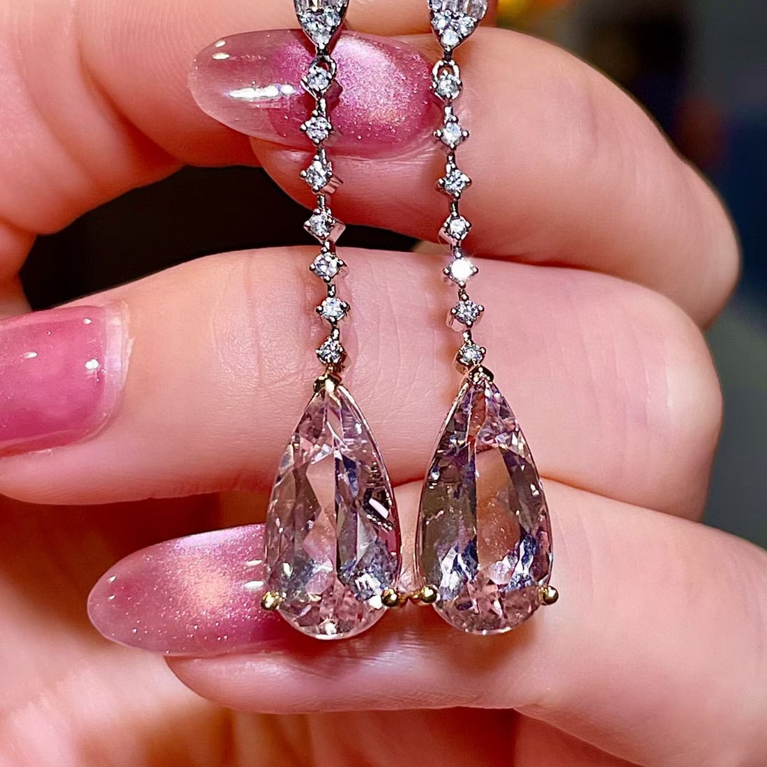 14k Gold 7.35 Ctw Natural Morganite & Diamond Earrings: Ref:231137152 // gold content:14k gold // main gemstone:morganite // shape:pear // carat weight:7. 00ct // color:pink // treatment:natural // // adjacent gemstone 2 : diamond // shape:multiple //
