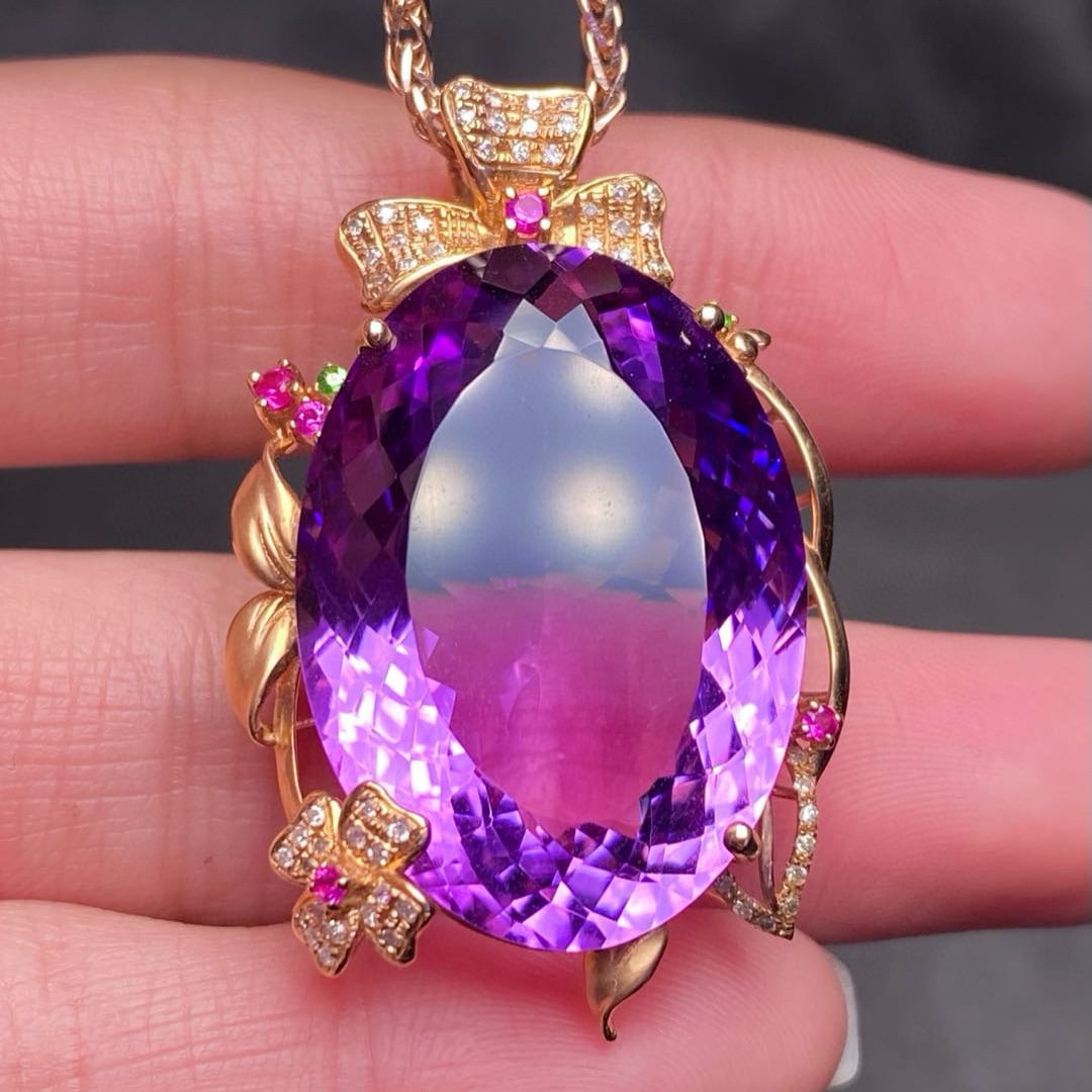 14k Gold 32.05 Ct Natural Amethyst & Diamond Pendant( Without Chain ): Ref:231137160 // gold content:14k gold // main gemstone:amethyst // shape:oval // carat weight:32. 05ct // color:purple // treatment:natural // // adjacent gemstone 2 : diamond // shape:round // clari