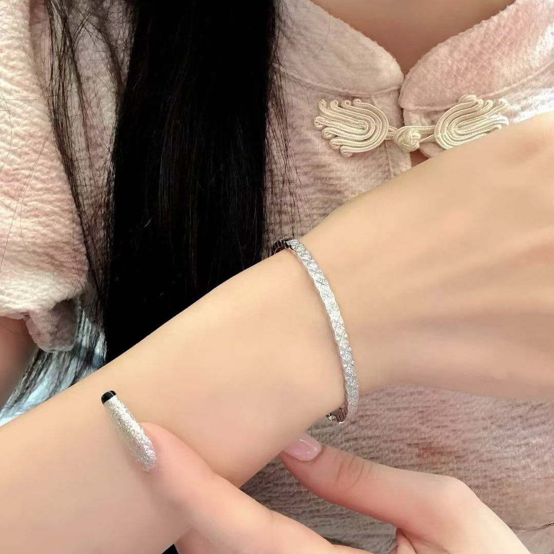 14k Gold 1.18 Ct Natural H Diamond Bangle - 4