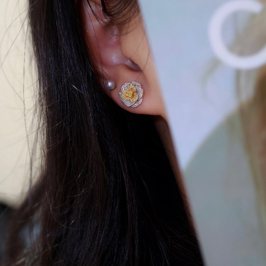 14k Gold 0.65 Ct Natural Color Diamond Earrings - 4