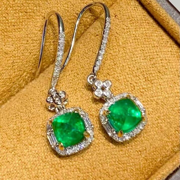 14k Gold 1.6 Ct Natural Emerald & Diamond Earrings - 3