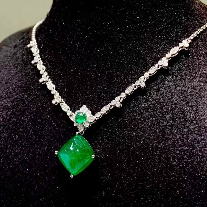 14k Gold 5.8 Ct Natural Emerald & Diamond Necklace - 2
