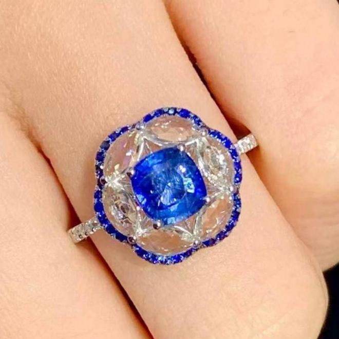 14k Gold 1.01 Ct Natural Sapphire & Diamond Ring: Ref:231137188 // gold content:14k gold // ring size:7. 25us // // main gemstone:sapphire // shape:cushion // carat weight:1. 01ct // color:blue // treatment:natural // // adjacent gemstone 2 :