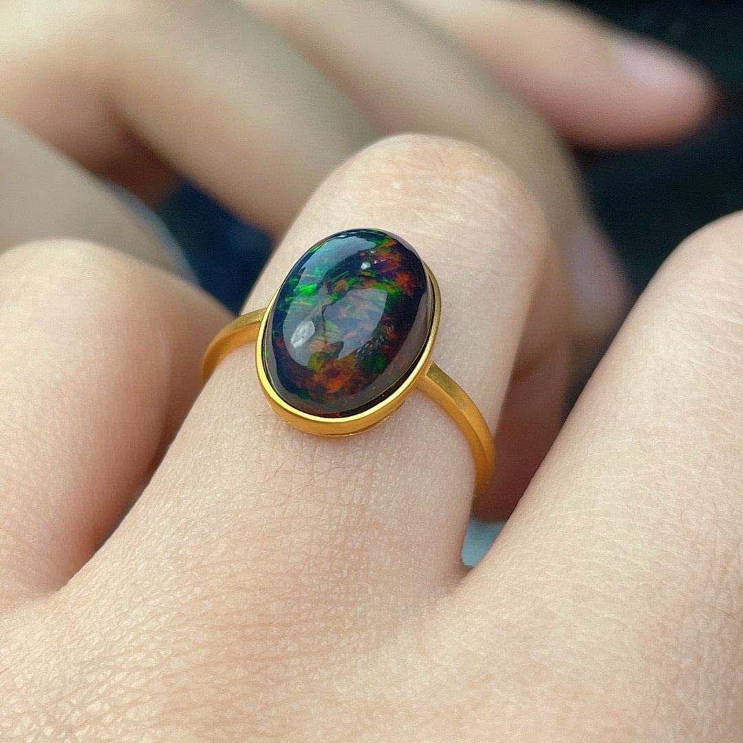 14k Gold 3.88 Ct Natural Opal Ring - 3