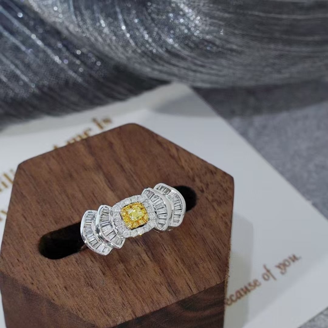 14k Gold 0.65 Ct Natural Color Diamond Ring - 2