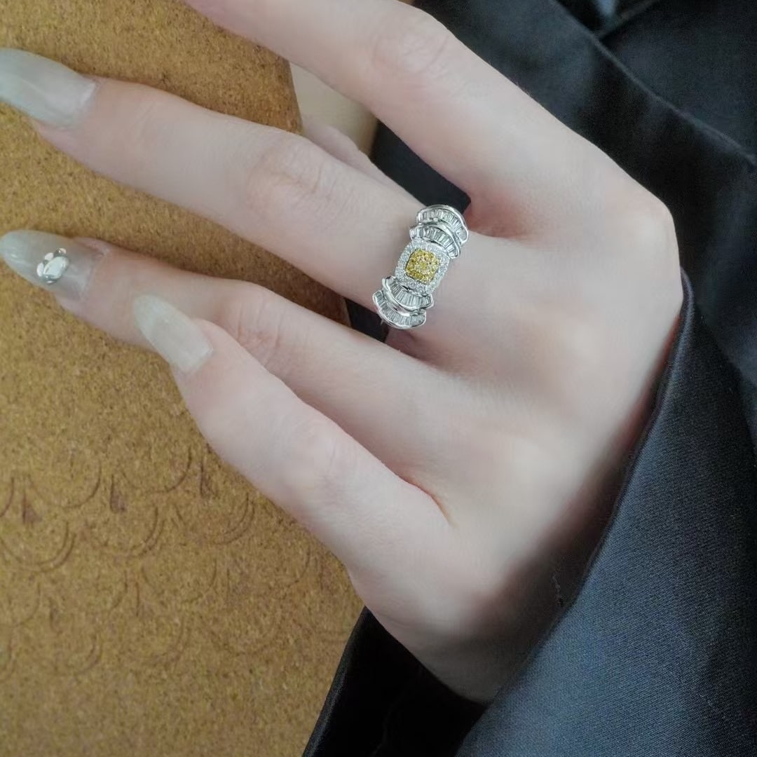 14k Gold 0.65 Ct Natural Color Diamond Ring - 4