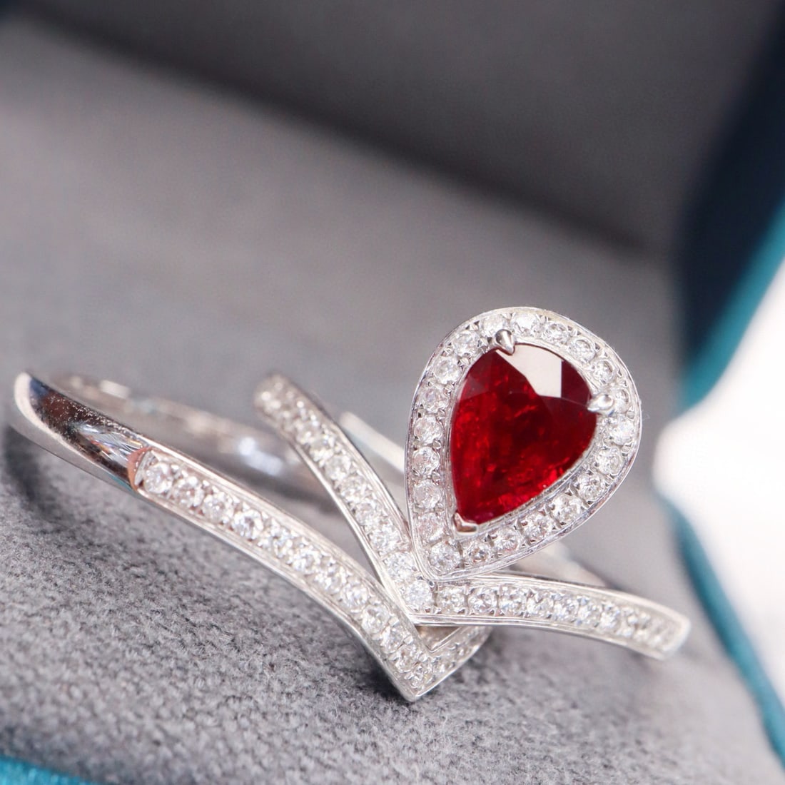 14k Gold 1.33 Ctw Natural Ruby & Diamond Ring - 4