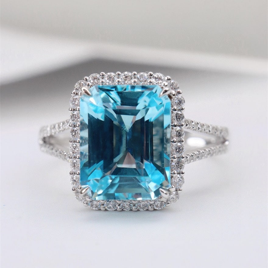 14k Gold 3.12 Ctw Natural Aquamarine & Diamond Ring: Ref:231138015 // gold content:14k gold // ring size:7. 25us // // main gemstone:aquamarine // shape:octagonal // carat weight:2. 8ct // color:santa maria color // treatment:natural // // adjacent