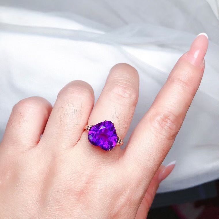 14k Gold 5.80 Ct Natural Amethyst & Diamond Ring - 3