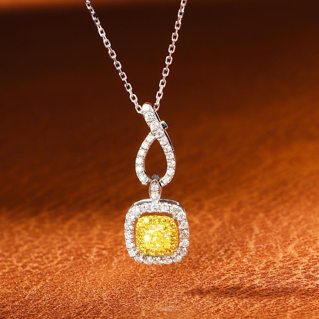 14k Gold 0.60 Ctw Natural Yellow Diamond & Diamond Pendant( Without Chain ): Ref:231138071 // gold content:14k gold // main gemstone:yellow diamond // shape:cushion // carat weight:0. 27ct // color:yellow // treatment:natural // // adjacent gemstone 2 : diamond //