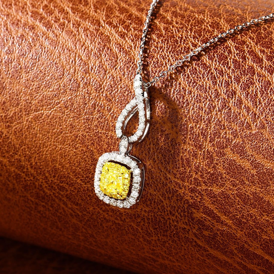 14k Gold 0.60 Ctw Natural Yellow Diamond & Diamond Pendant( Without Chain ) - 3