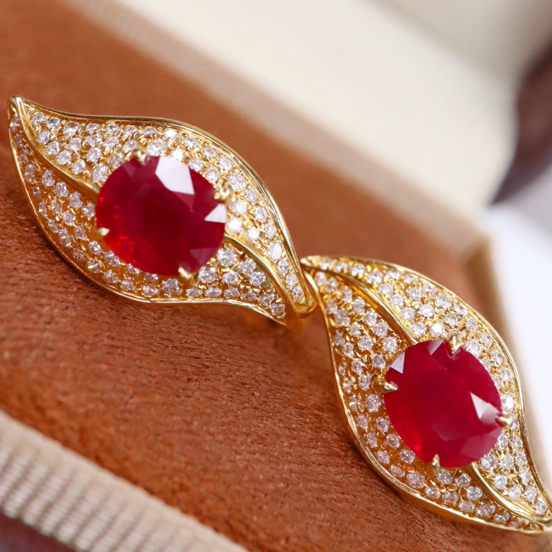 14k Gold 2.77 Ctw Natural Ruby & Diamond Earrings: Ref:231138088 // gold content:14k gold // main gemstone:ruby // shape:oval // carat weight:2. 28ct // color:pigeonblood red // treatment:natural // // adjacent gemstone 2 : diamond // shape:round