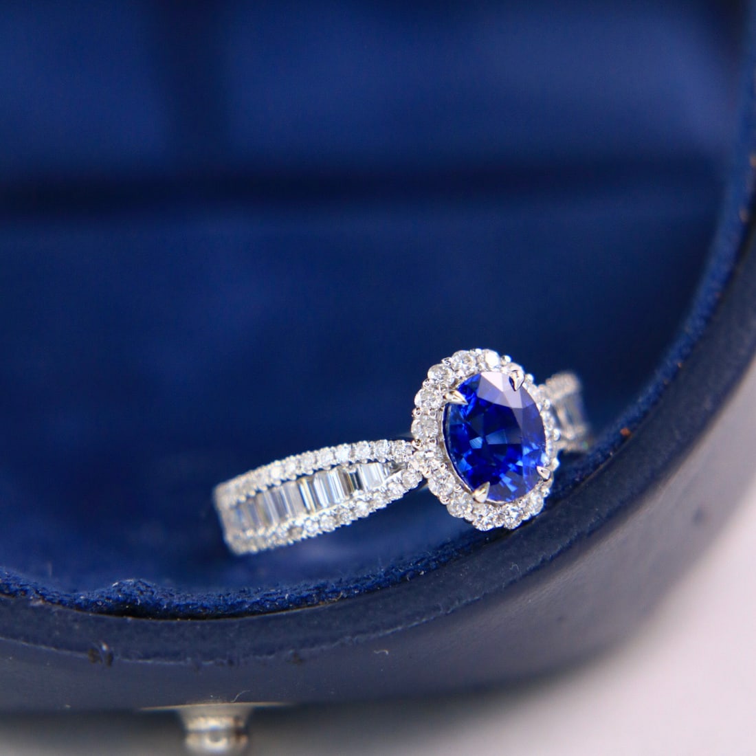 14k Gold 1.73 Ctw Natural Sapphire & Diamond Ring - 2