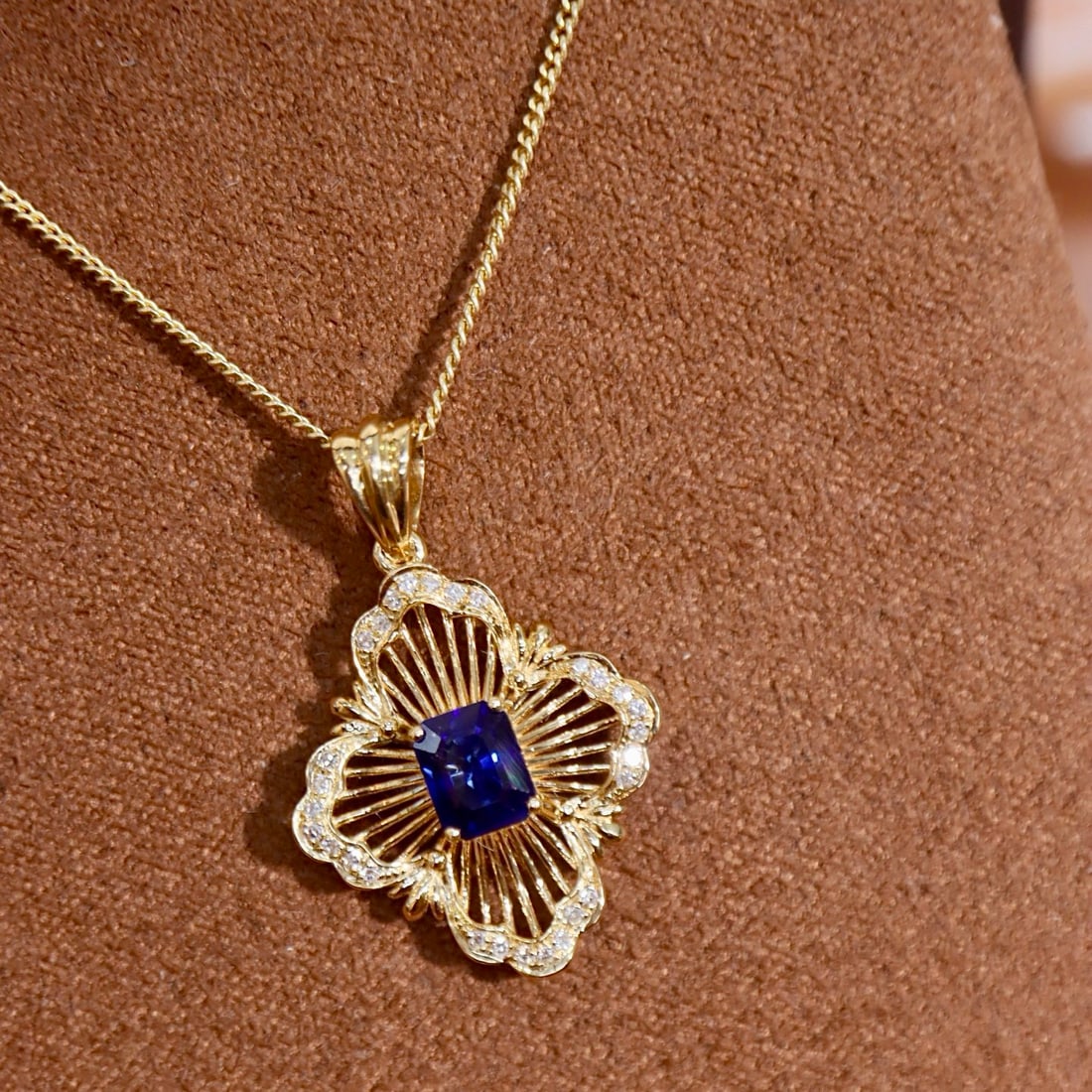 14k Gold 0.77 Ctw Natural Sapphire & Diamond Pendant( Without Chain ) - 3