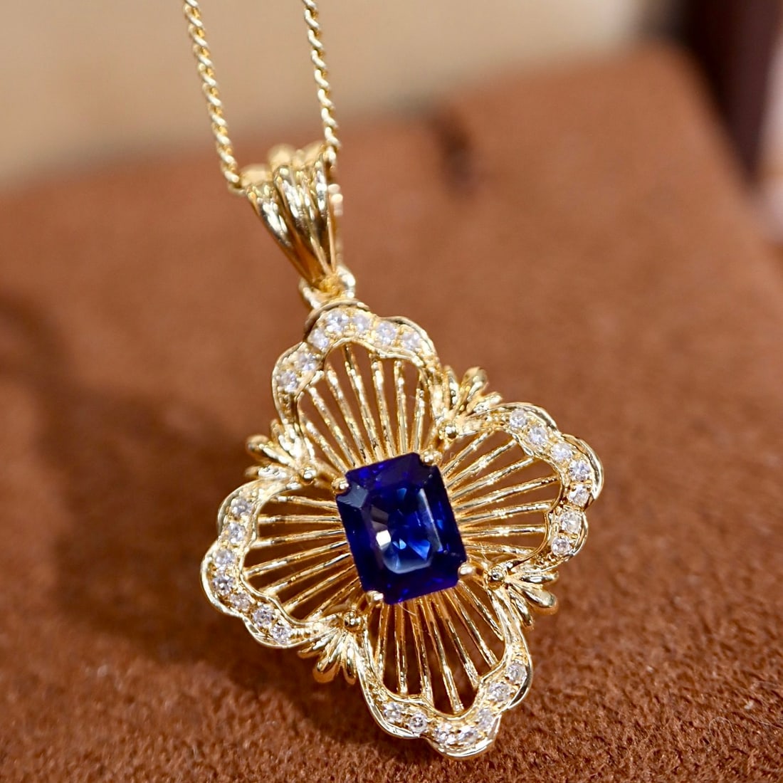 14k Gold 0.77 Ctw Natural Sapphire & Diamond Pendant( Without Chain ) - 4