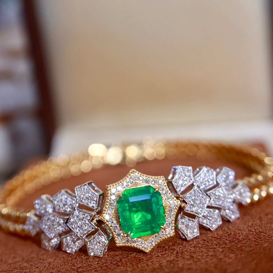 14k Gold 2.34 Ctw Natural Emerald & Diamond Bracelet - 6