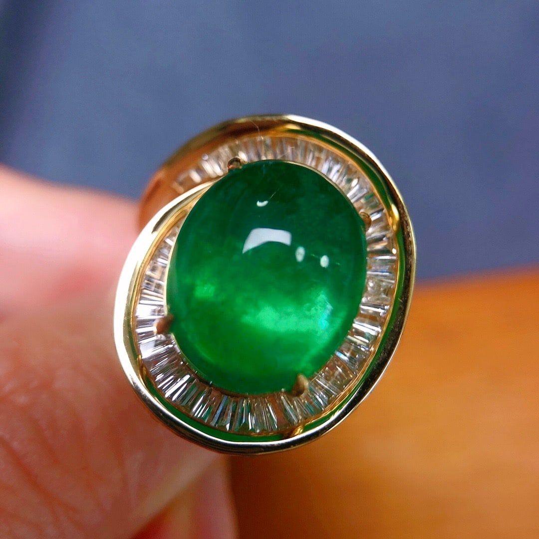 14k Gold 9.80 Ctw Natural Emerald & Diamond Ring: Ref:231138137 // gold content:14k gold // ring size:7. 25us // // main gemstone:emerald // shape:oval // carat weight:8. 10ct // color:green // treatment:natural // // adjacent gemstone 2 :