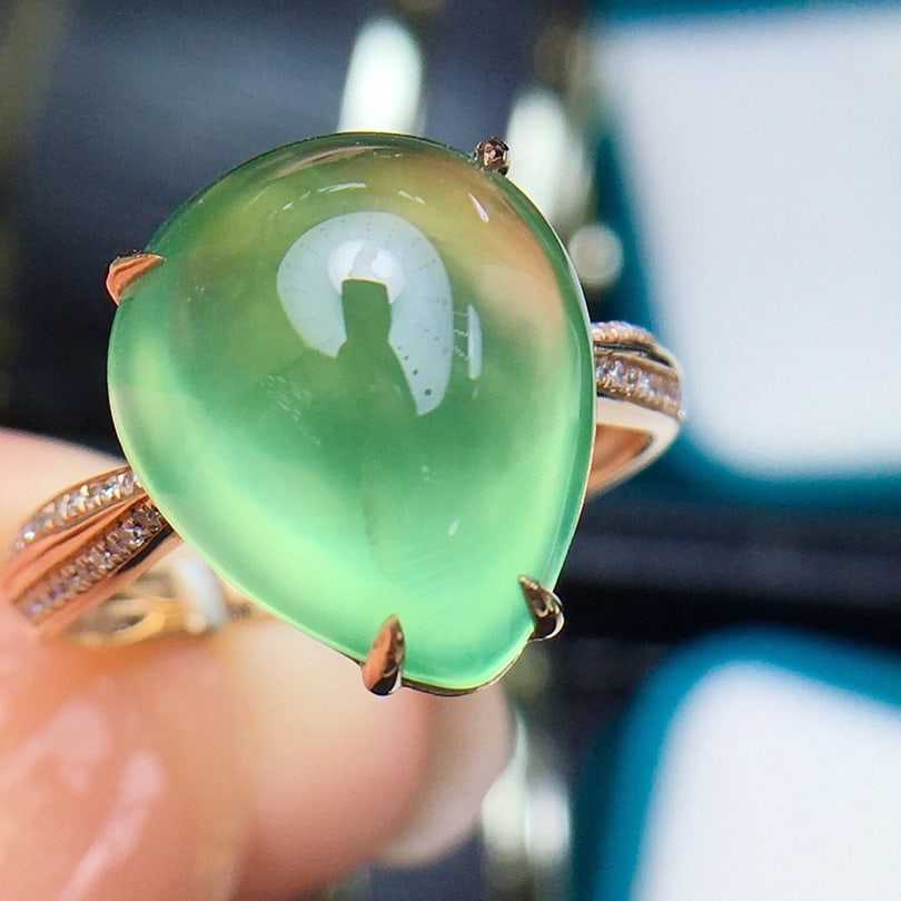 14k Gold 9.8 Ct Natural Prehnite & Diamond Ring - 2