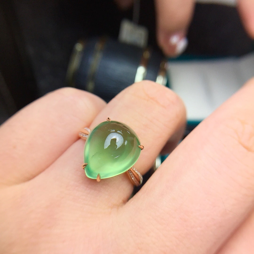 14k Gold 9.8 Ct Natural Prehnite & Diamond Ring - 6