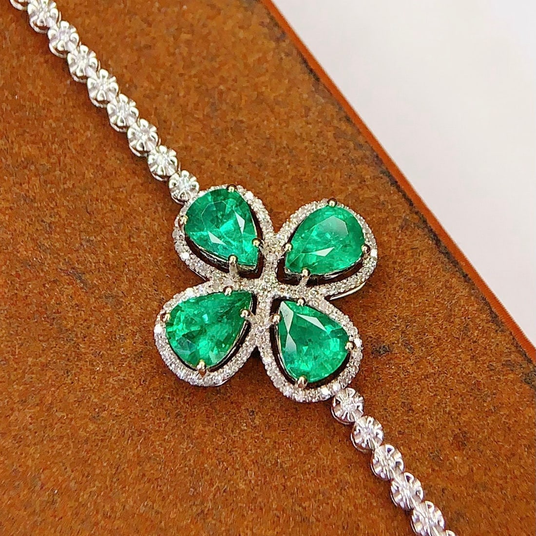 14k Gold 2.66 Ct Natural Emerald & Diamond Bracelet - 3