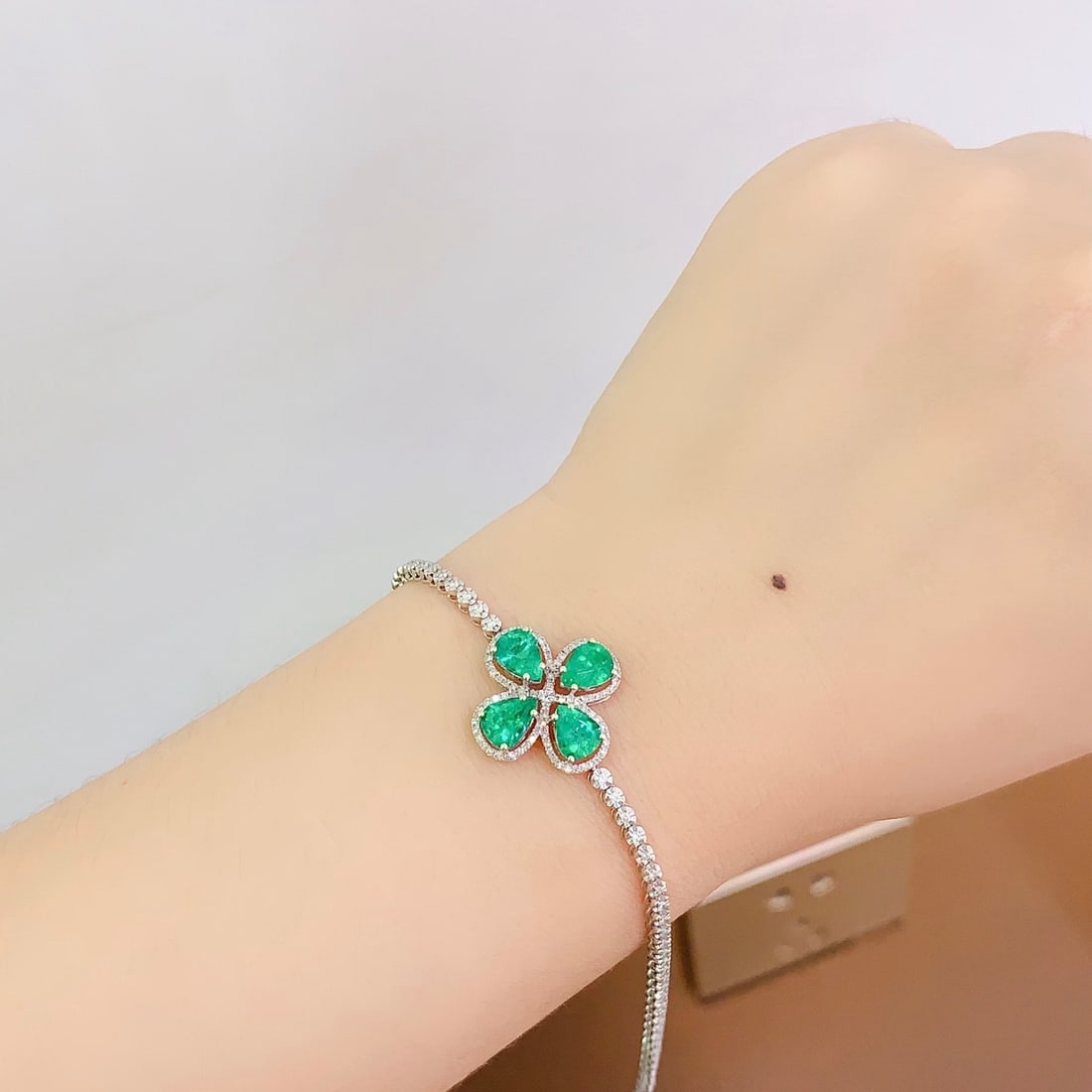 14k Gold 2.66 Ct Natural Emerald & Diamond Bracelet - 6