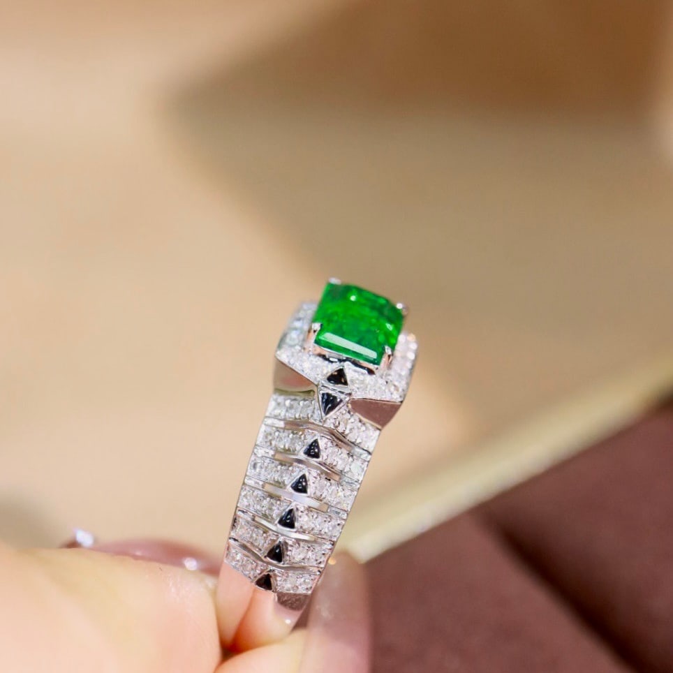 14k Gold 1.00 Ctw Vivid Green Natural Emerald & Diamond Ring - 7