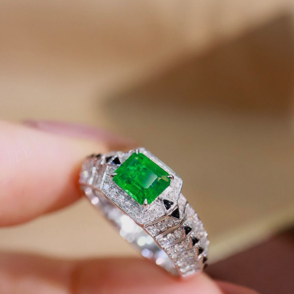 14k Gold 1.00 Ctw Vivid Green Natural Emerald & Diamond Ring - 8