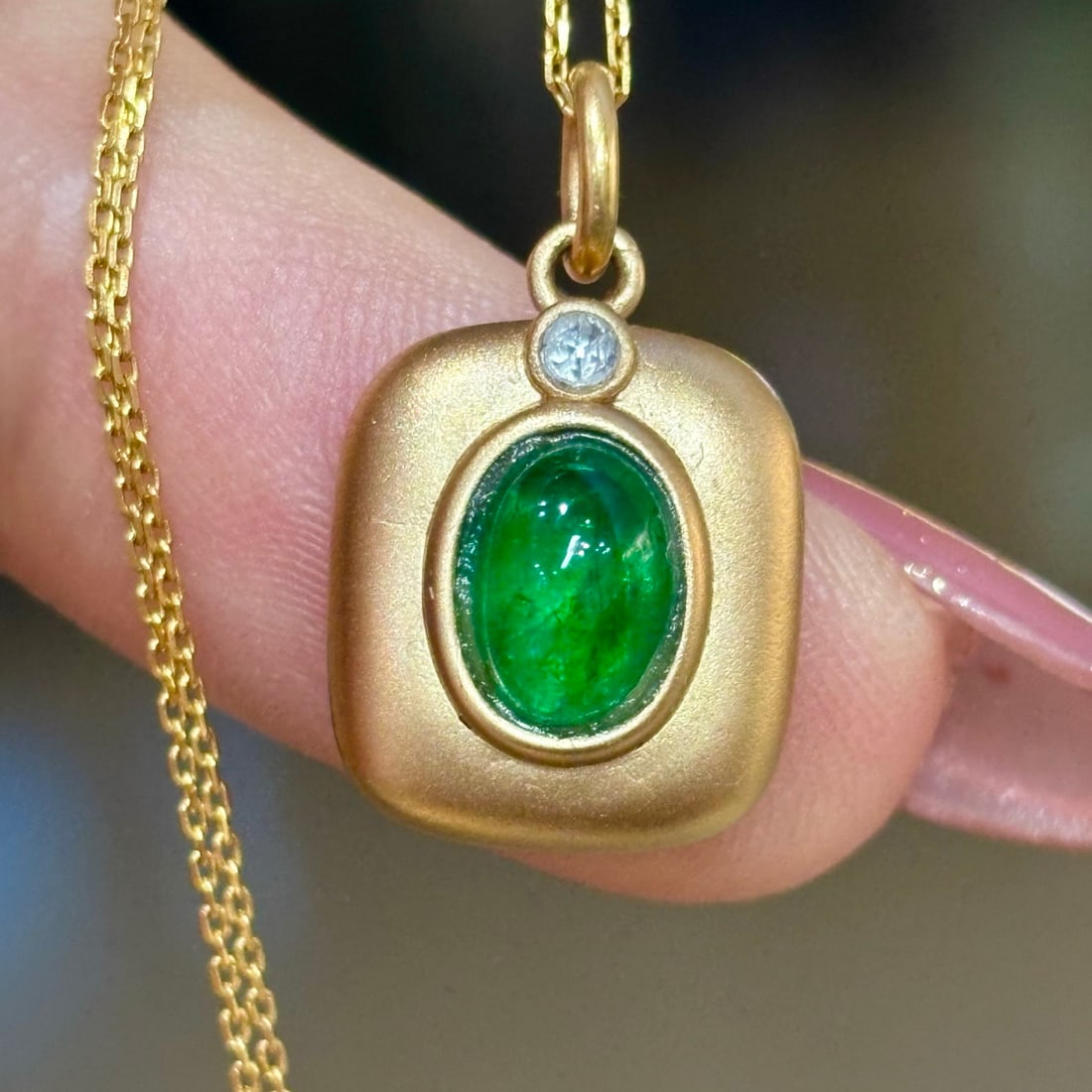 14k Gold 0.7 Ct Natural Emerald & Diamond Necklace - 4